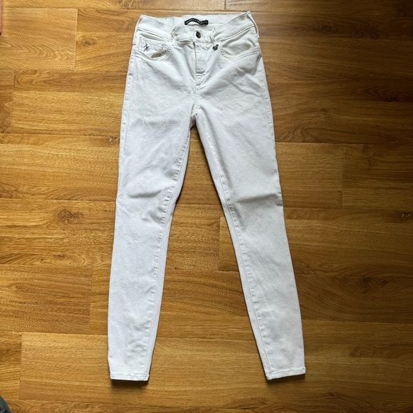 True Religion x Joan Smalls Mid-Rise Halle Jean in White Size 26 - Picture 2 of 7